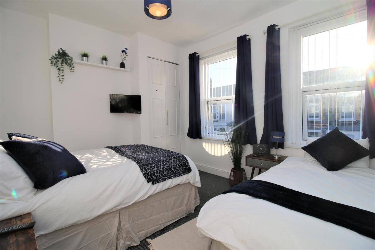 Three Bedroom Townhouse - Free Local Parking - By Property Promise Cardiff Exterior photo