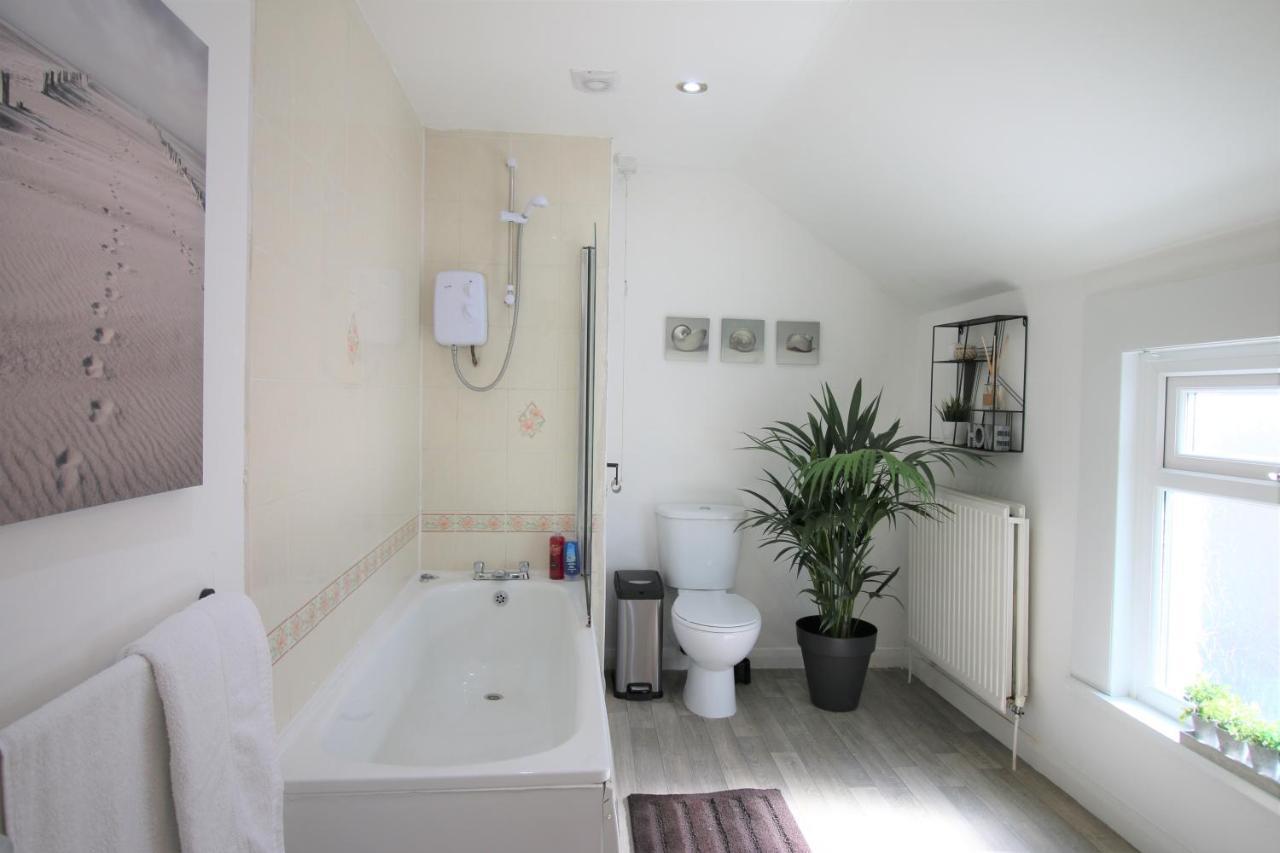Three Bedroom Townhouse - Free Local Parking - By Property Promise Cardiff Exterior photo