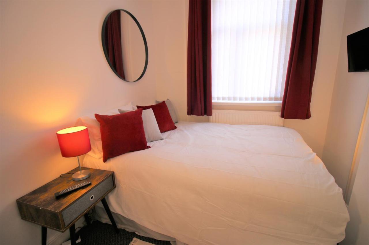Three Bedroom Townhouse - Free Local Parking - By Property Promise Cardiff Exterior photo
