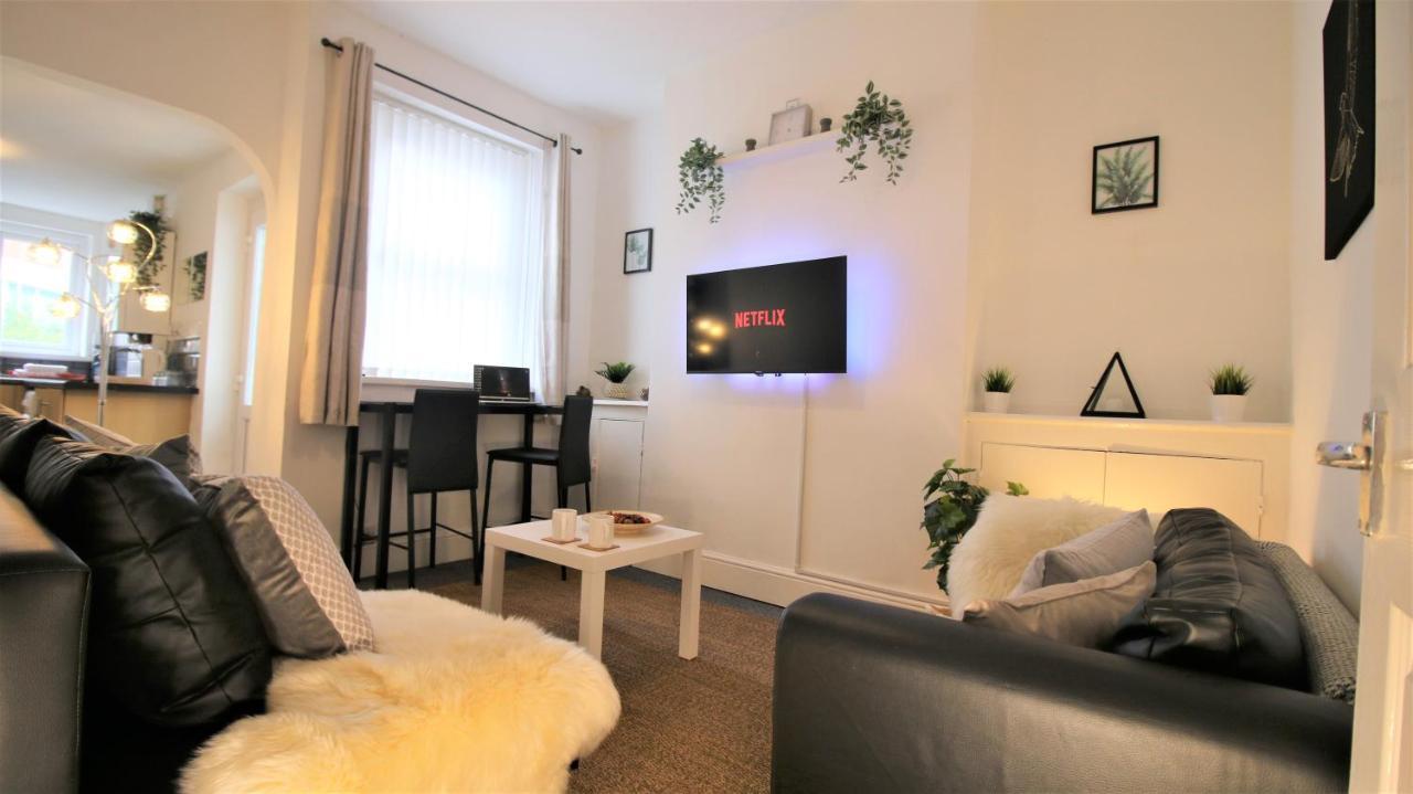 Three Bedroom Townhouse - Free Local Parking - By Property Promise Cardiff Exterior photo