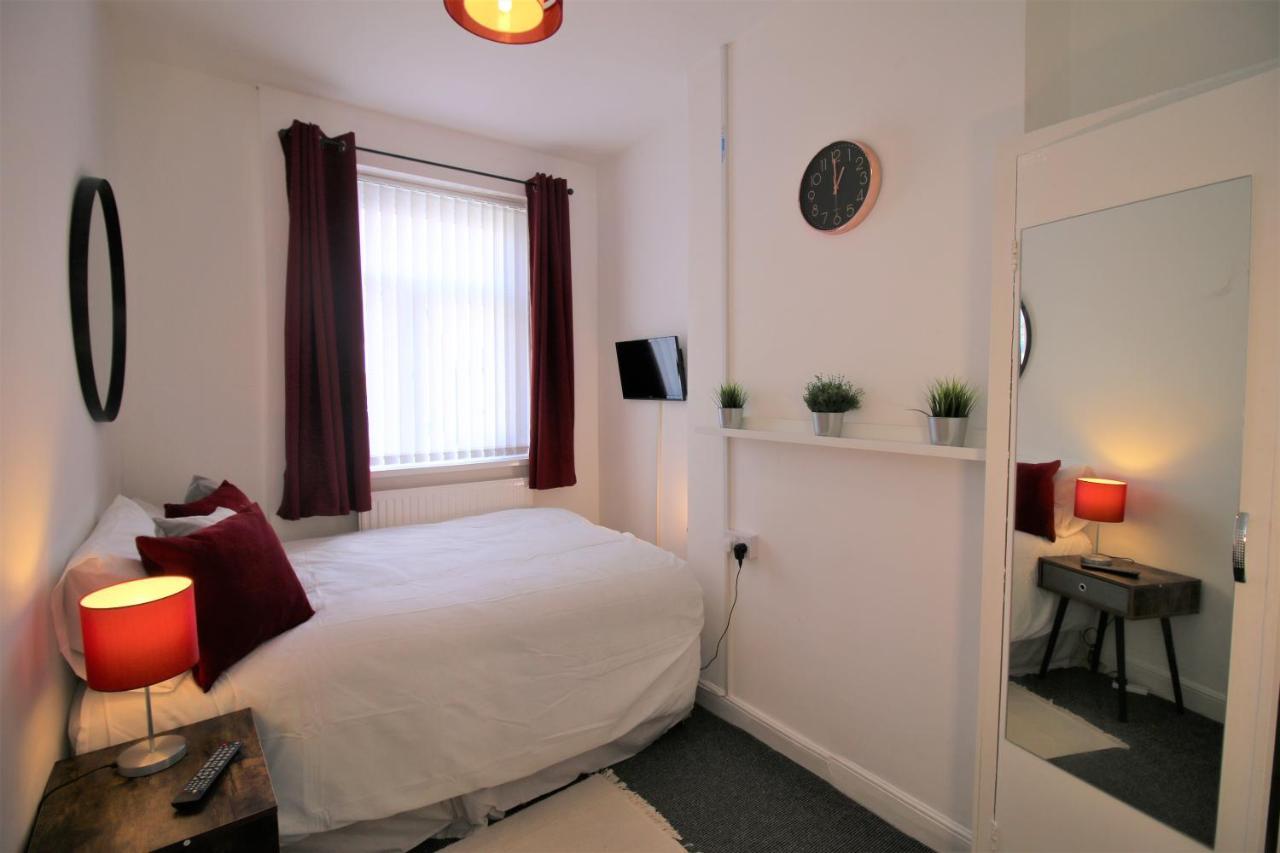 Three Bedroom Townhouse - Free Local Parking - By Property Promise Cardiff Exterior photo